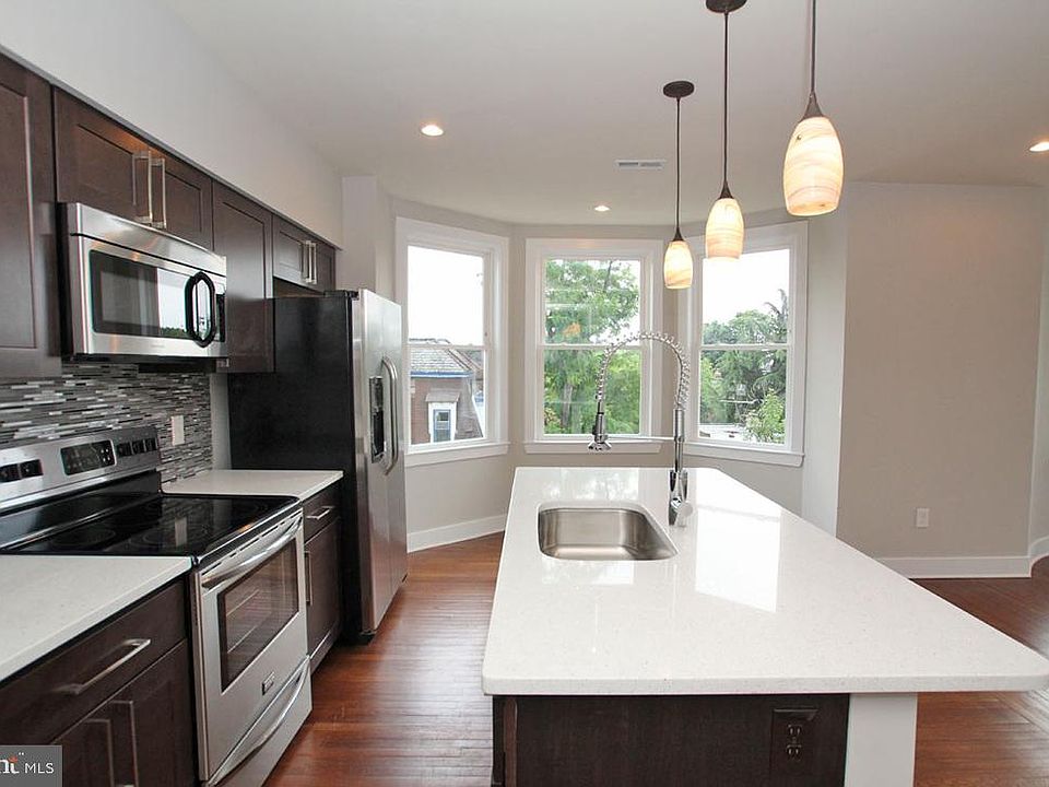 1st image of 400-4 S 45th St #4D