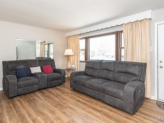 5th image of 7812 Paddington Dr