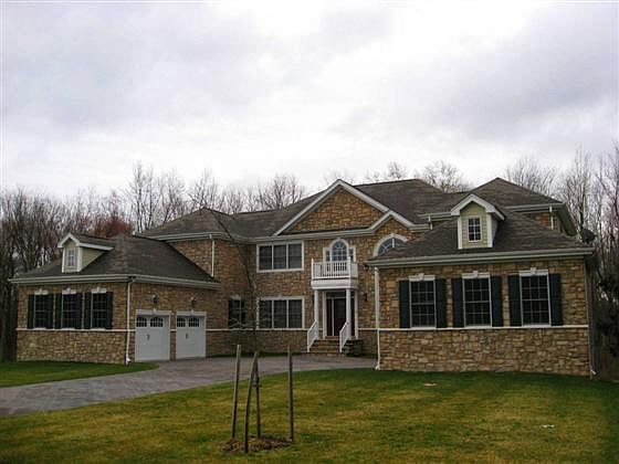 2nd image of 7 Justice Ct