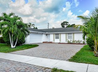 304 Alemeda Dr, Palm Springs, FL 33461