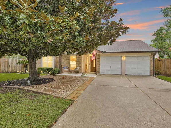 315 Thistlewood Ct, League City, TX 77573