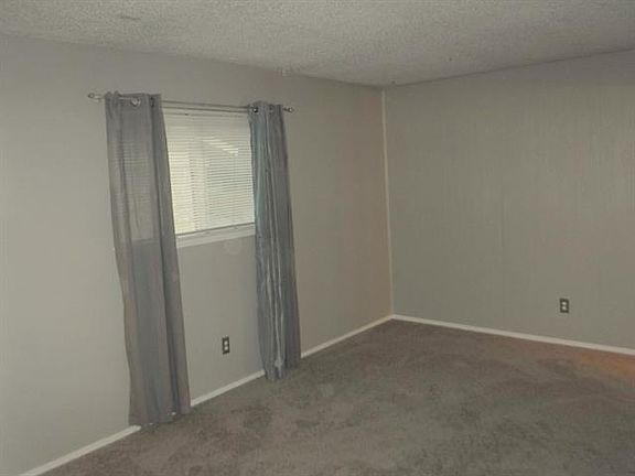 5th image of 1705 Waggoner St