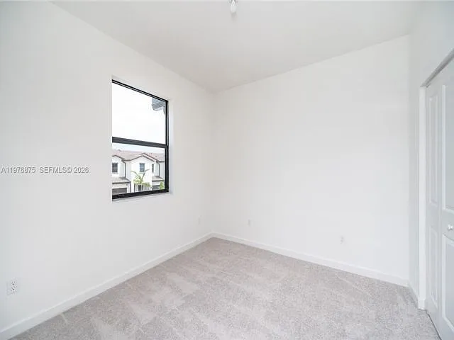 264 SW 159th Ter — Photo 6