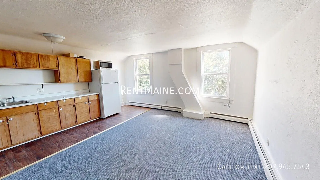 3 bed, 816 sqft, $1,100 — Photo 2
