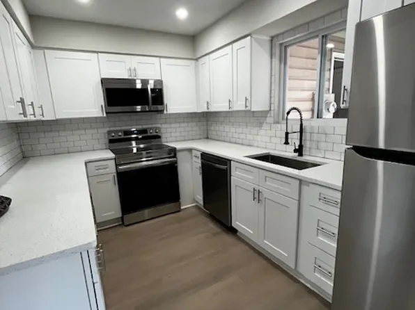 3241 Saxon Pl, Virginia Beach, VA 23453