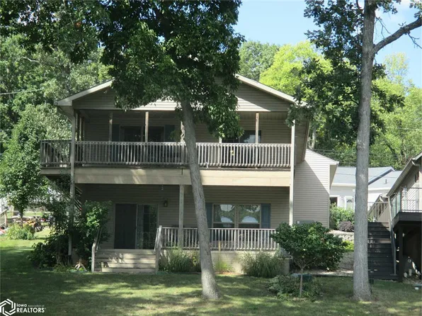 206 Horseshoe Dr, Montezuma, IA 50171