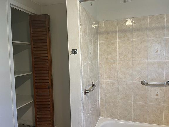 2nd image of 20 Laurel Dr