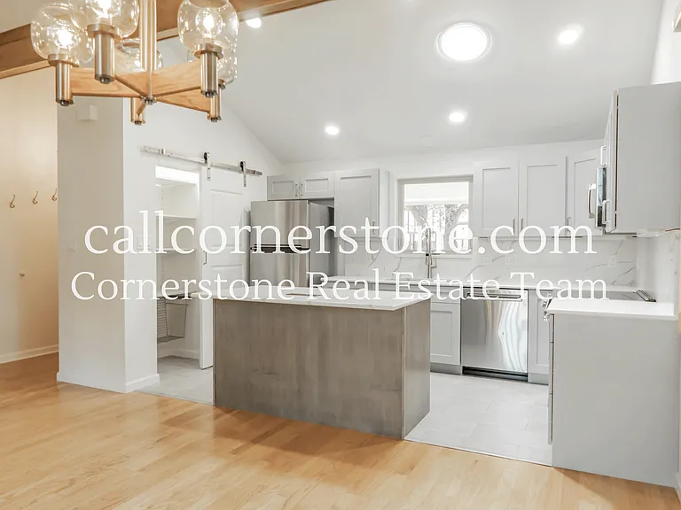 2695 Norwich Dr — Photo 3