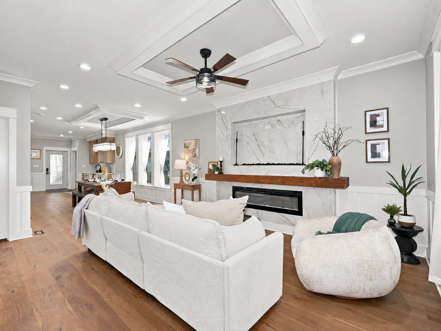 4 bed, 3.5 bath, 2400 sqft, $5,500 — Photo 3