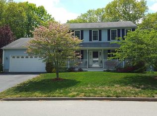 38 Gilcrest Dr, West Warwick, RI 02893