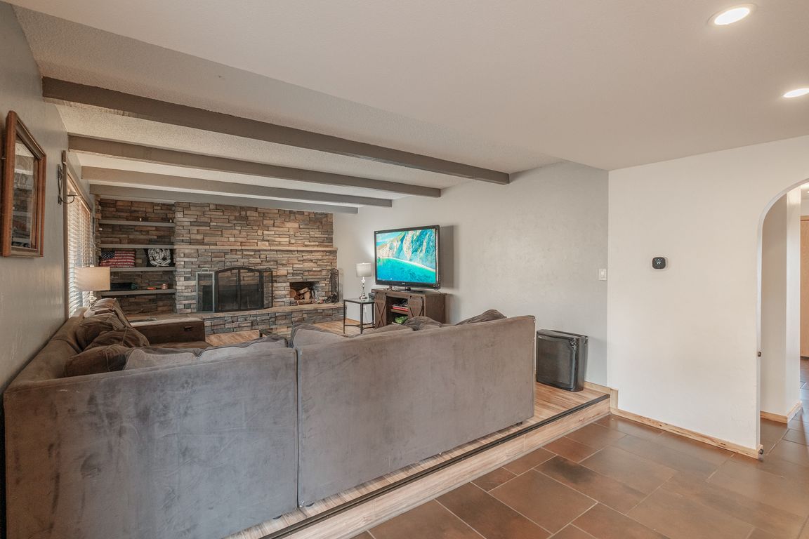 next background image