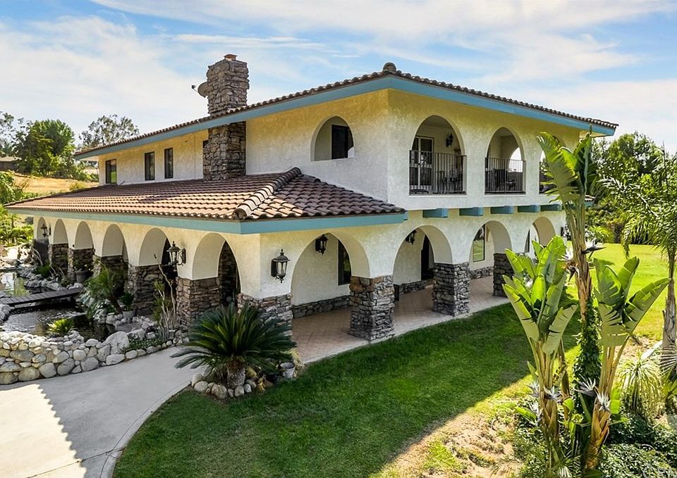 1st image of 30505 Country Club Dr
