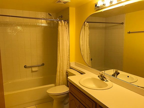 5th image of 6154 W 63rd St Unit 1E