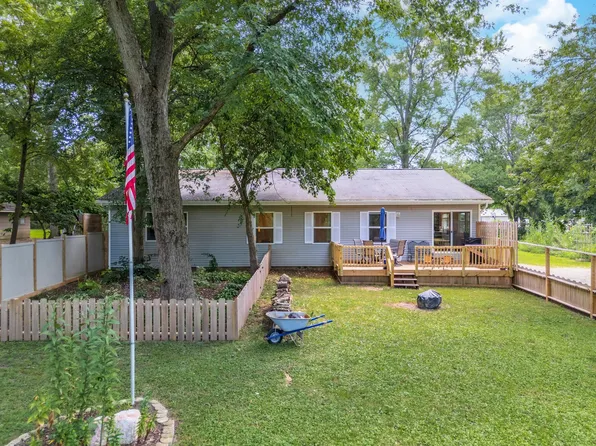 7981 Johnson Ln, Downs, IL 61736