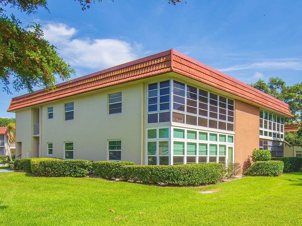 1st image of 16 Vista Palm Lane #106