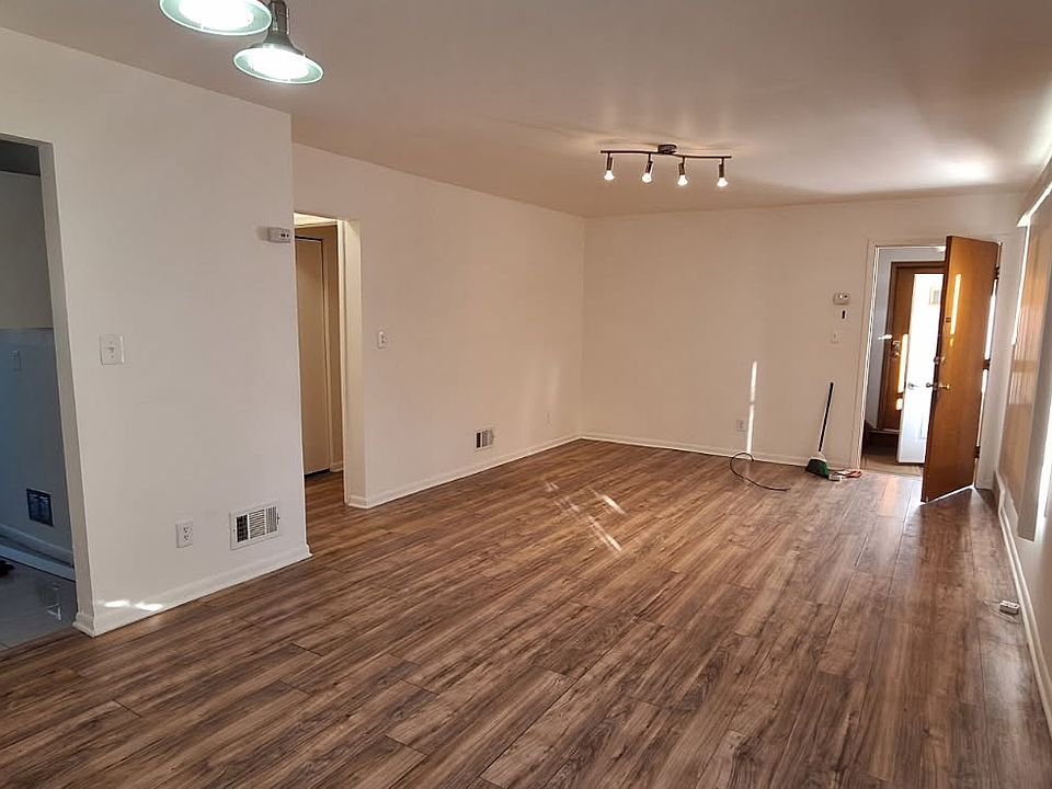 1st image of 6831 Country Ln