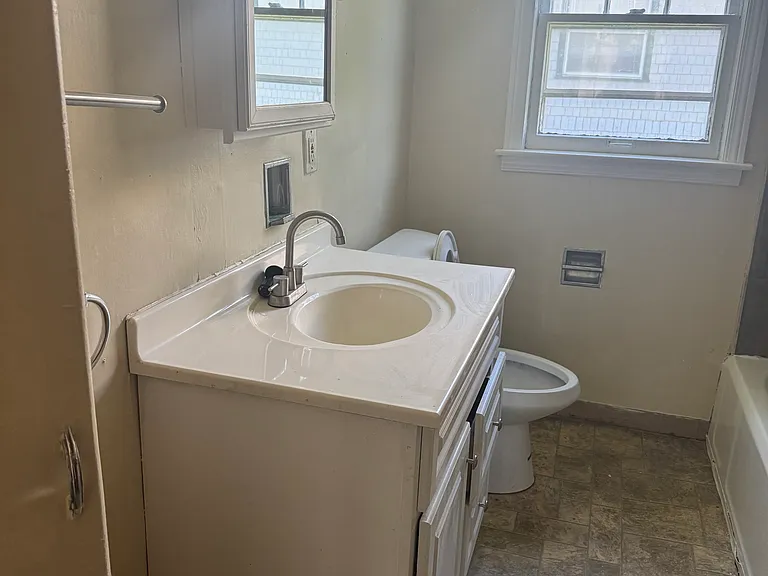 1003 Hancock St #2 — Photo 5