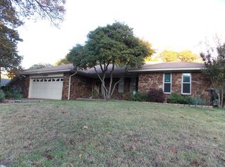 2100 Willow Creek Rd, Edmond, OK 73013