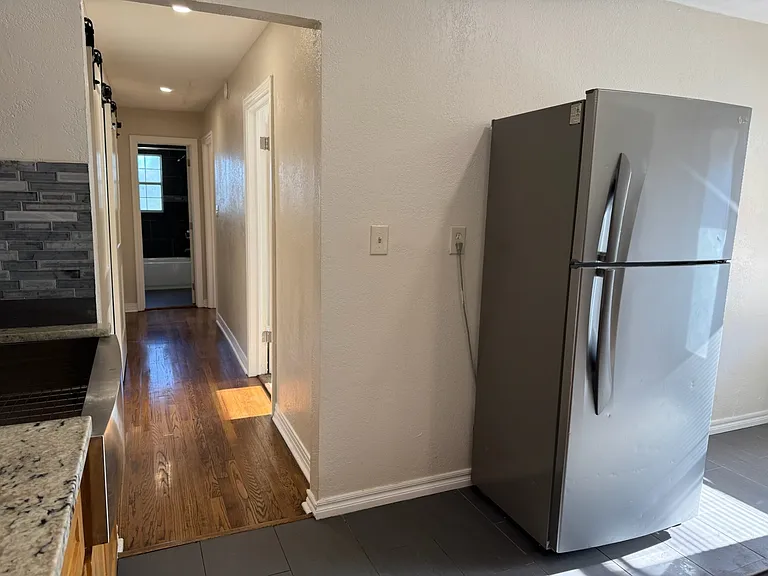 1535 NE 42nd St — Photo 10