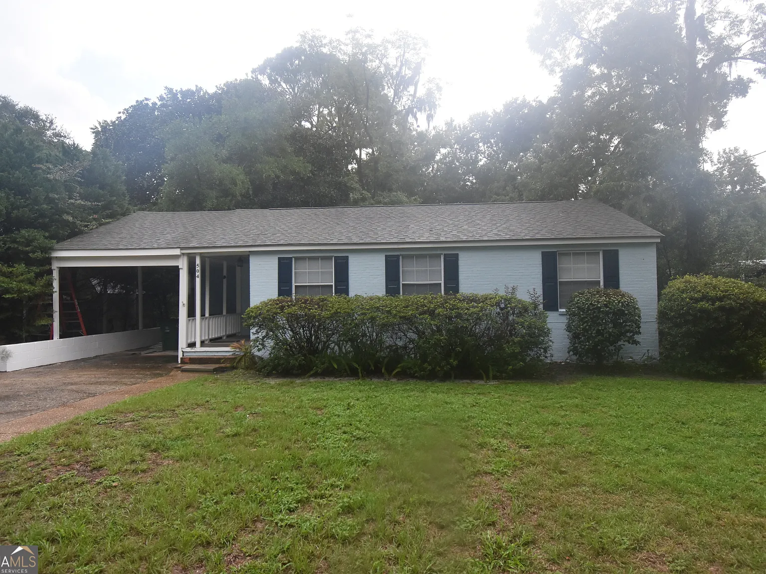 3 bed, 1.0 bath, 1296 sqft, $2,800 — Photo 2