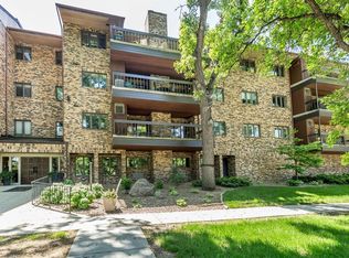 420 6th Ave S APT 205, Fargo, ND 58103
