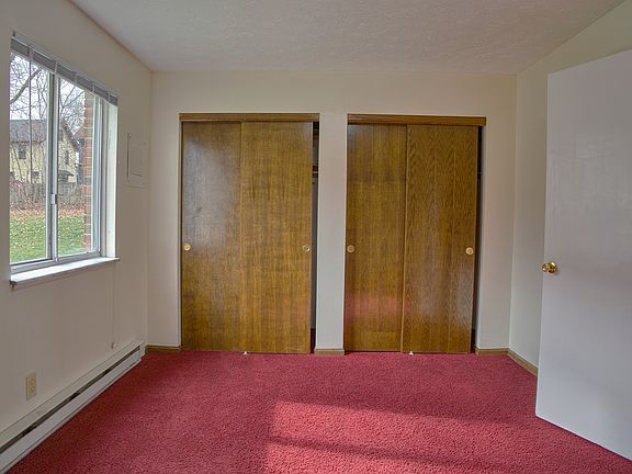 4th image of 40 Rhodes Ave