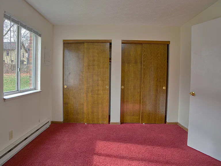 40 Rhodes Ave — Photo 4