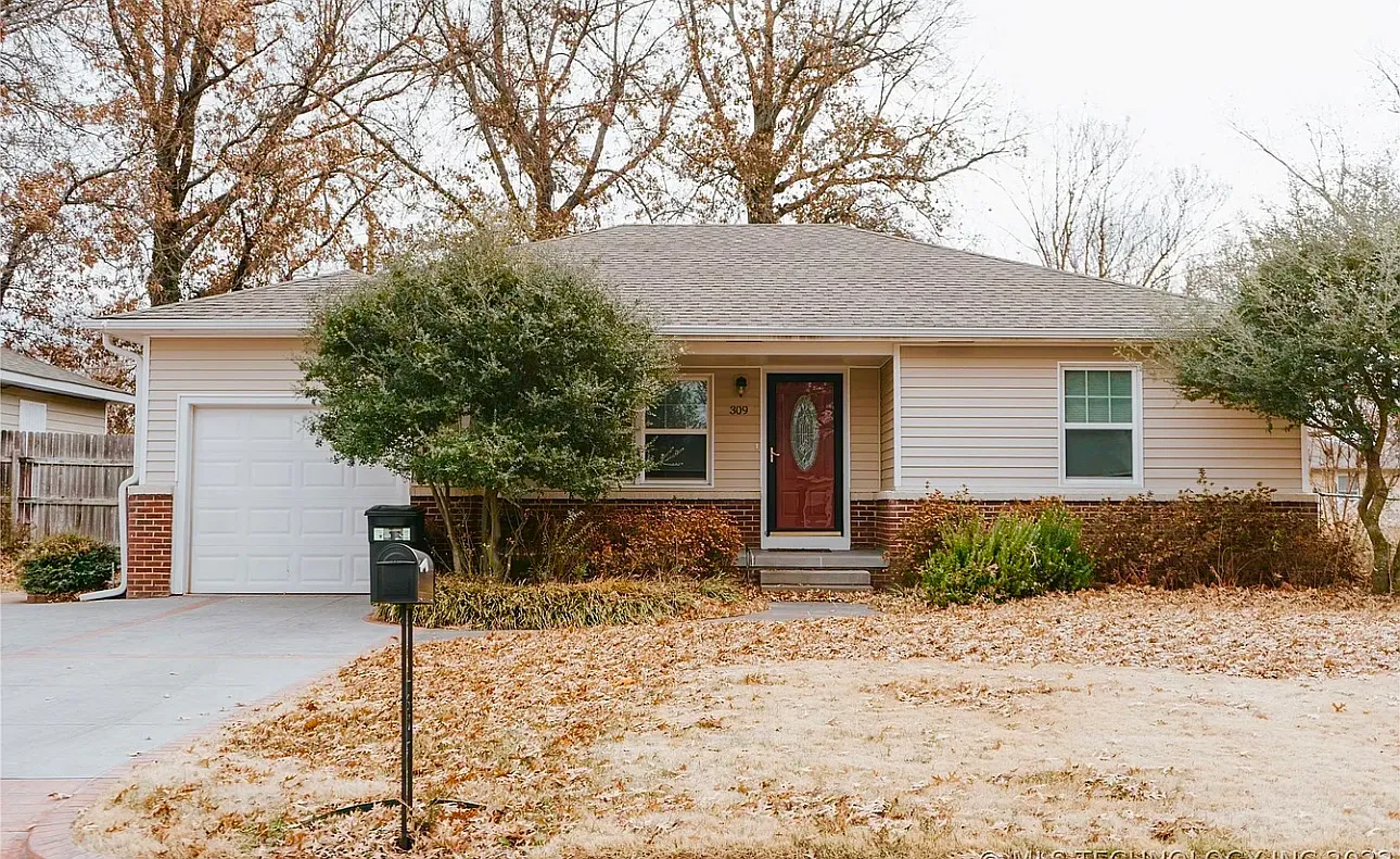 3 bed, 1332 sqft, $1,750 — Photo 1