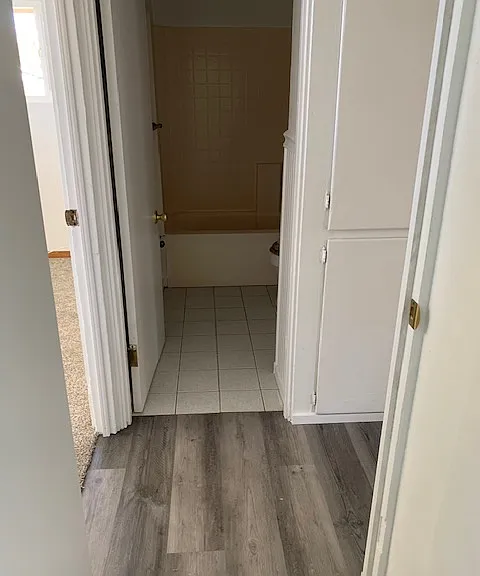 2nd bath hallway entry