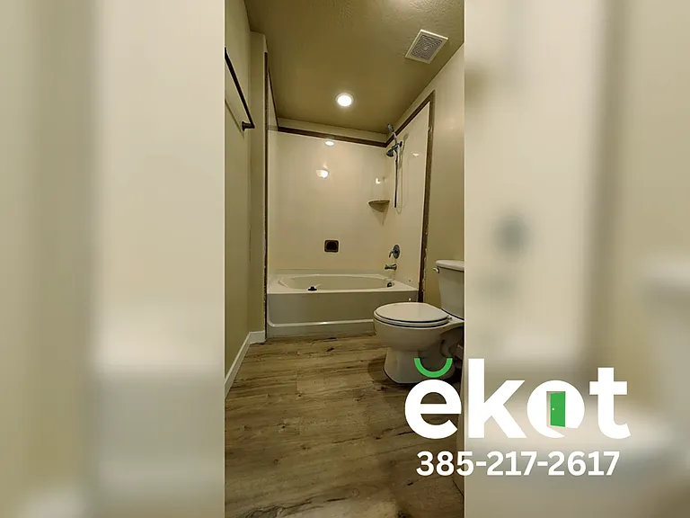 1361 W 50 N — Photo 12