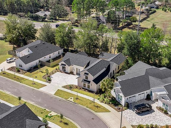 5th image of 1044 SW 120th Dr