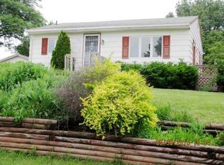 2660 Boyd St, Des Moines, IA 50317