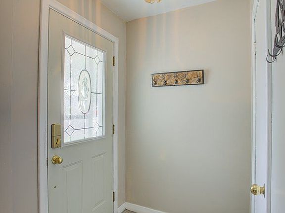 4th image of 45 William St E