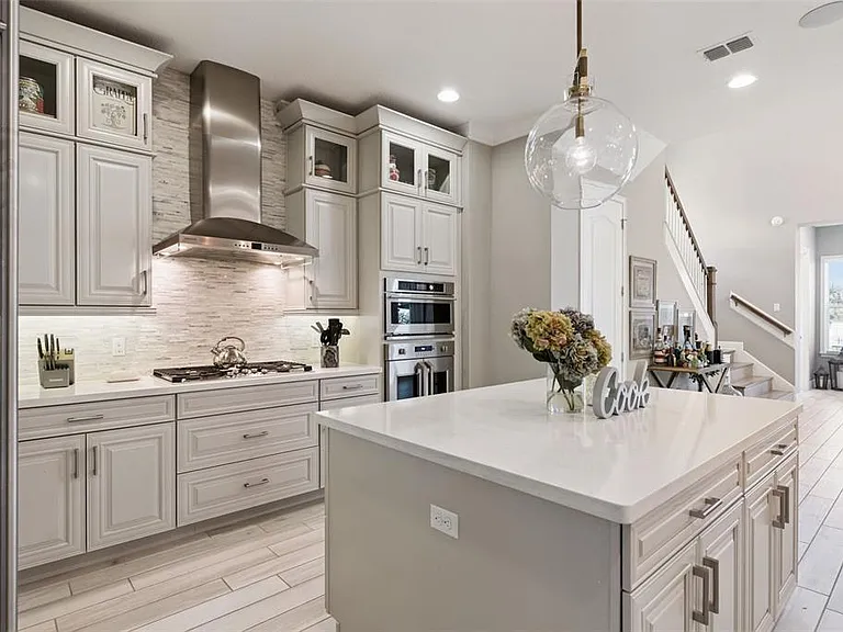 7556 John Hancock Dr — Photo 21