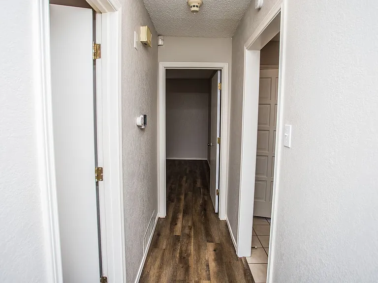 3401 Essex Ave — Photo 23