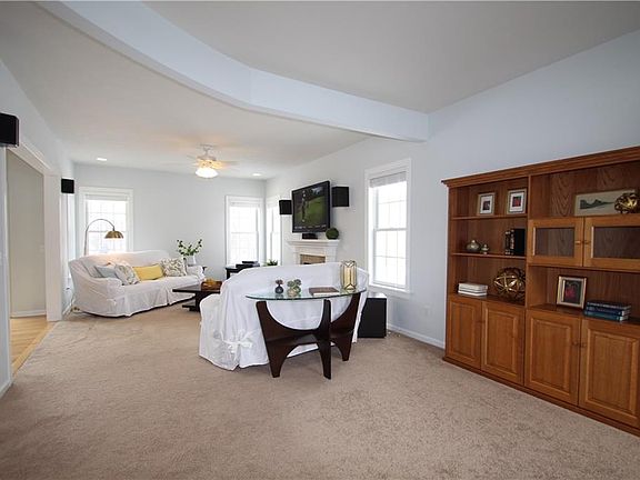 3rd image of 868 Bel Arbor Dr