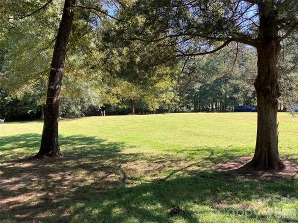 745 Lake Davis Rd, Ellenboro, NC 28040