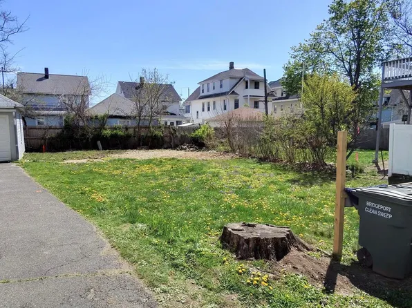 304 pixlee Place, Bridgeport, CT 06610