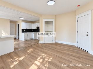 906 Park St #3E, Hartford, CT 06106