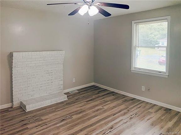 3rd image of 801 Woodlawn St