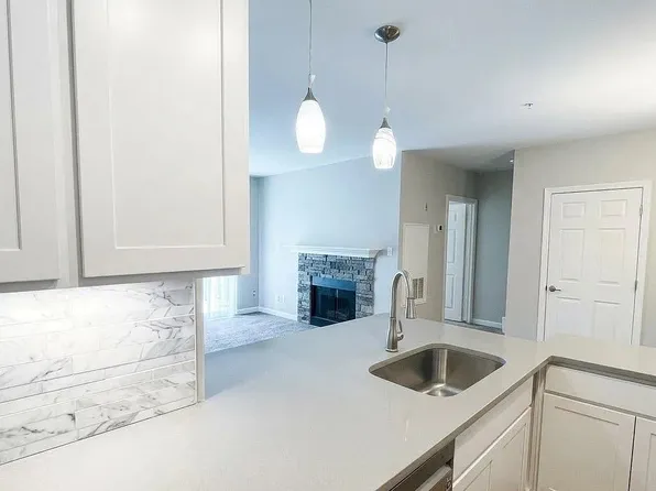 20290 Beechwood Ter Unit 103, Ashburn, VA 20147