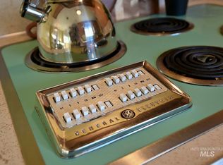 2413 N Redway Rd, Boise, ID 83704