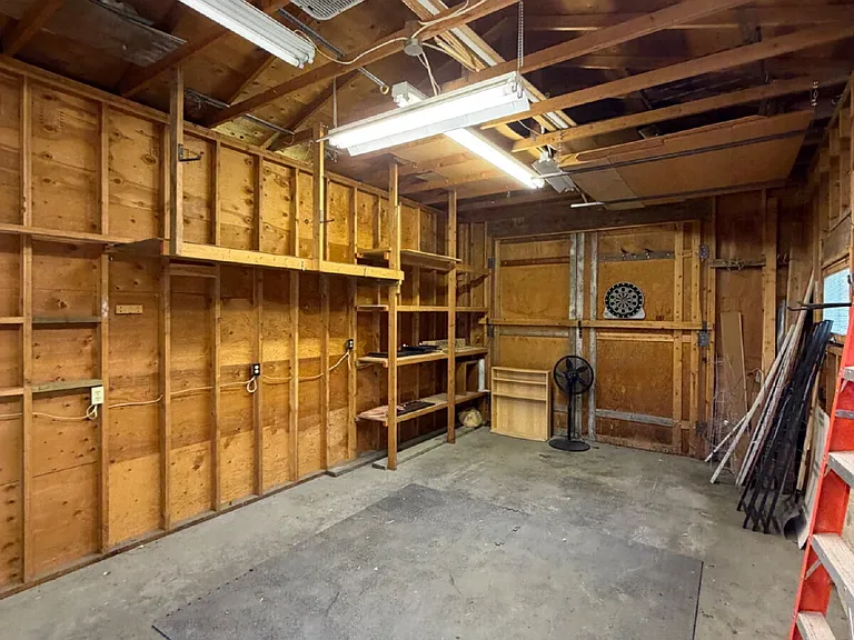 116 S Church Ave — Photo 17