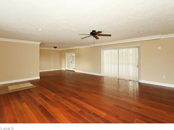 4th image of 1403 Davis Dr