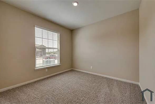 315 Golden Sands Ln — Photo 9