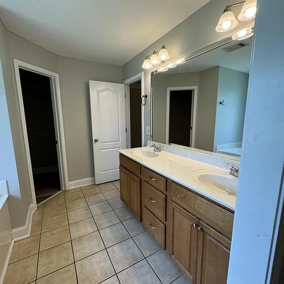 204 Mahan Dr — Photo 19