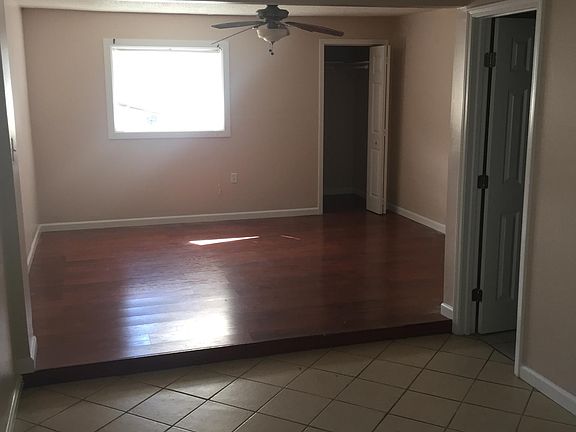 4th image of 2876 Glenbrook Dr