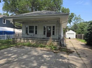 403 E 7th St, Hastings, NE 68901