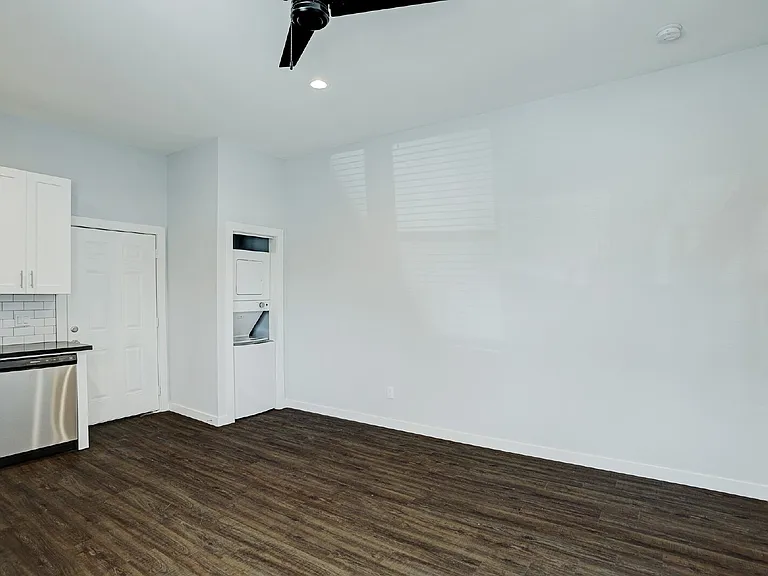 225 N Everton St #4 — Photo 11