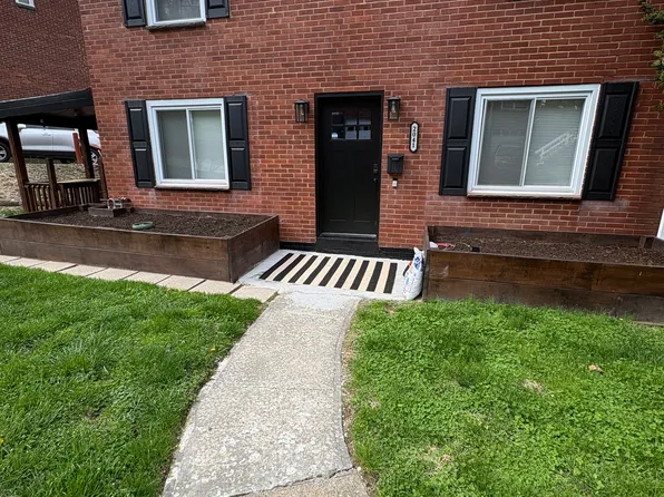 2041 Lindsay Rd, Pittsburgh, PA 15221